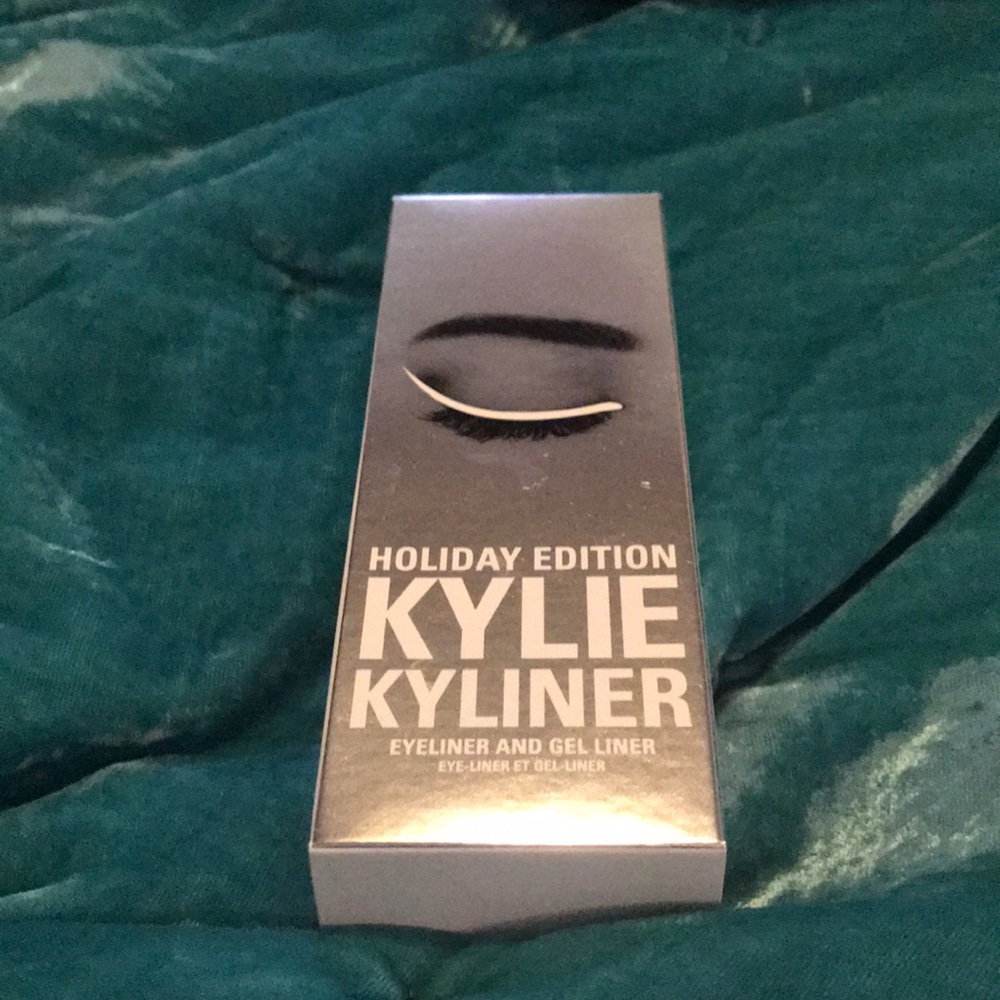 Kylie Cosmetics Holiday Edition Snow Kyliner